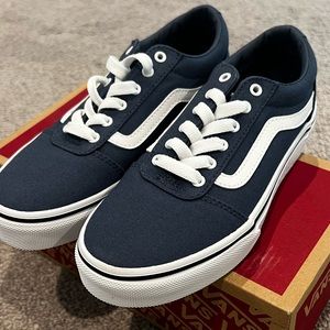 Brand New Boys Vans Size 2